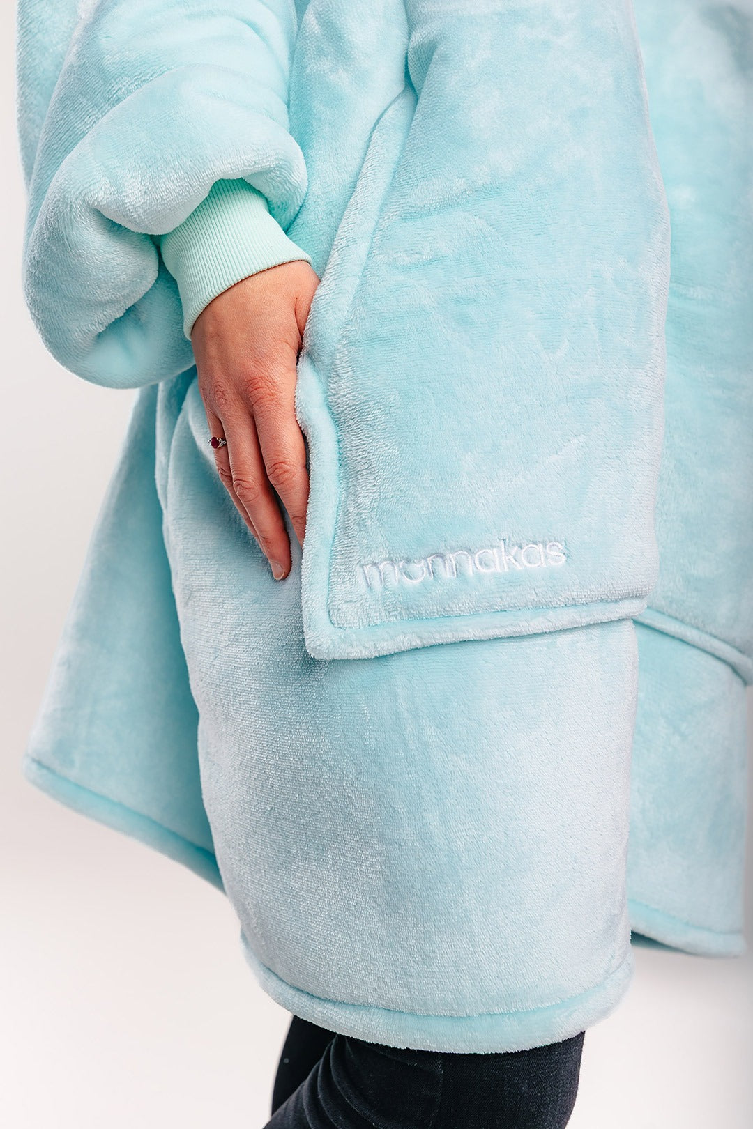 Minty Mõnnakas (with zipper)