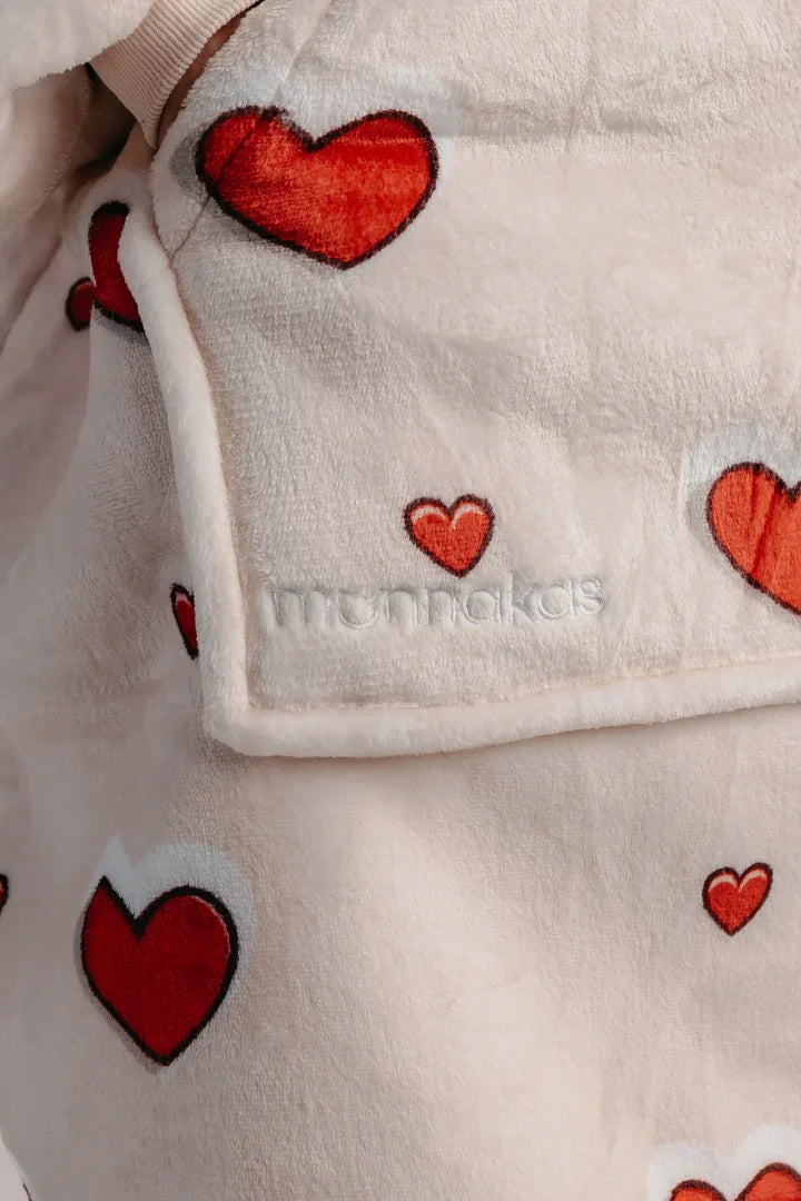 Love Mõnnakas (white)